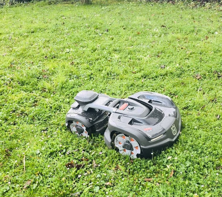 Robot cortacésped Husqvarna en Padrón 2