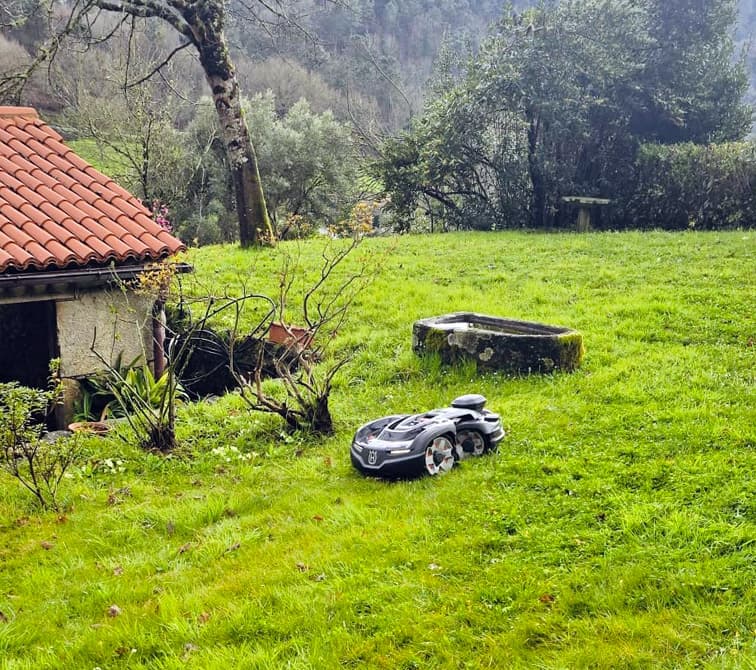 Robot cortacésped Husqvarna en Padrón 3
