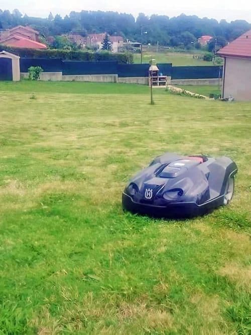 Comprar robot de jardín en Padrón
